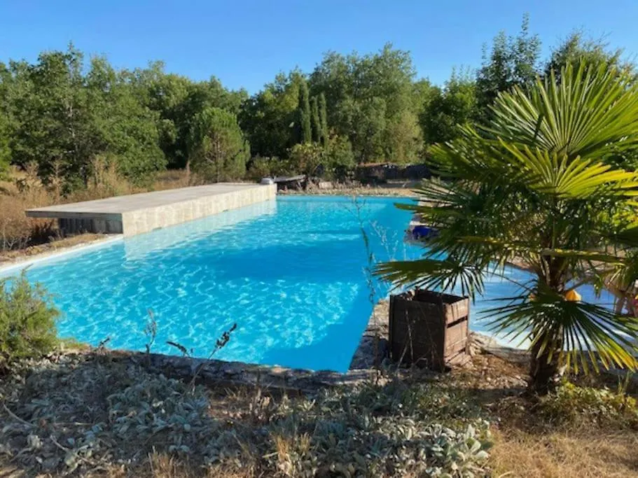 Grande Maison Avec Piscine Chauffee Au Clos Cache! Escamps  France