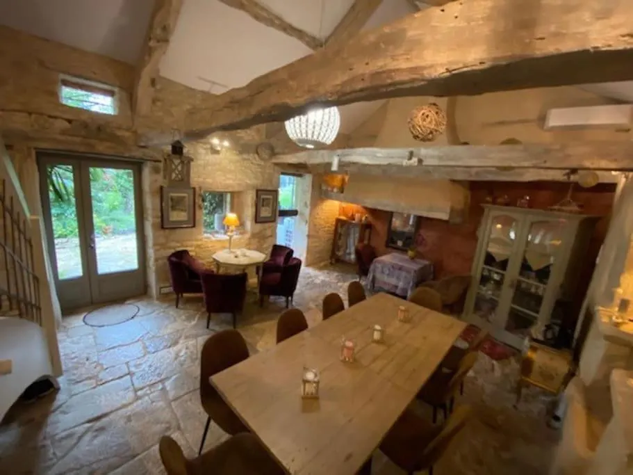 Grande Maison Avec Piscine Chauffee Au Clos Cache! Escamps  0*, Escamps (Lot)