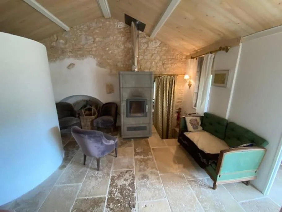 Holiday home Grande Maison Avec Piscine Chauffee Au Clos Cache! Escamps